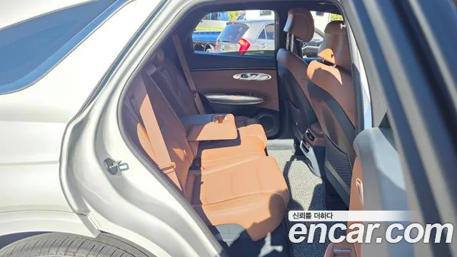Genesis GV70 — Фото автомобиля 18