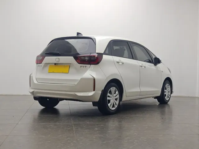Honda Fit — Фото автомобиля 3