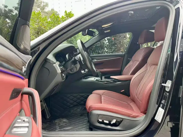 BMW 5 Series — Фото автомобиля 6