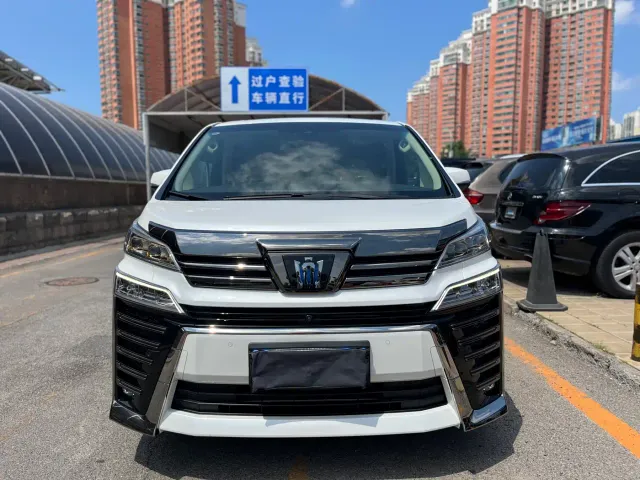 Toyota Vellfire — Фото автомобиля 2