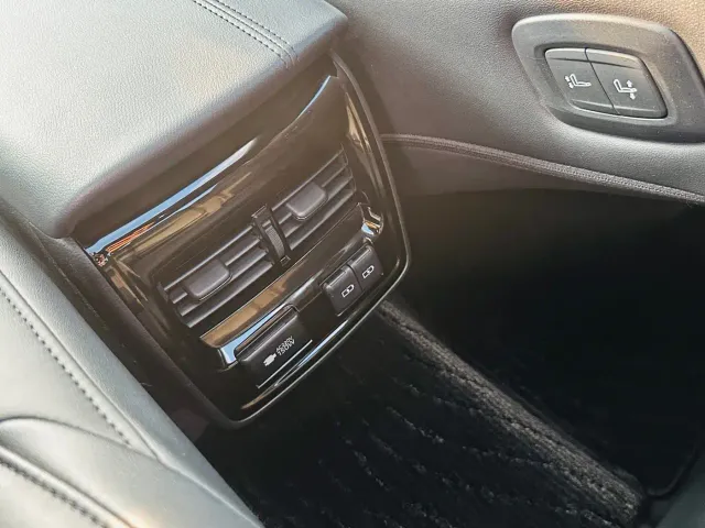 Toyota Avalon — Фото автомобиля 22