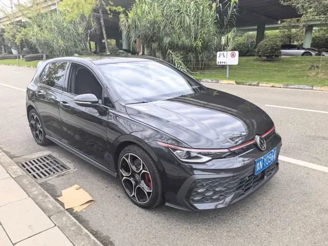 Volkswagen Golf GTI — Фото автомобиля 3
