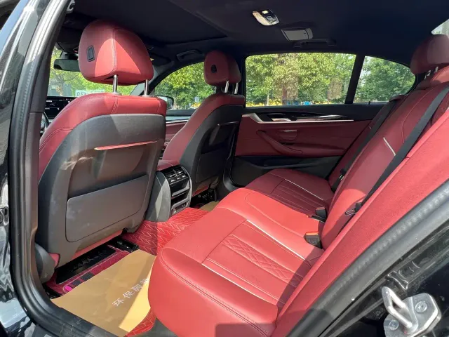 BMW 5 Series — Фото автомобиля 9