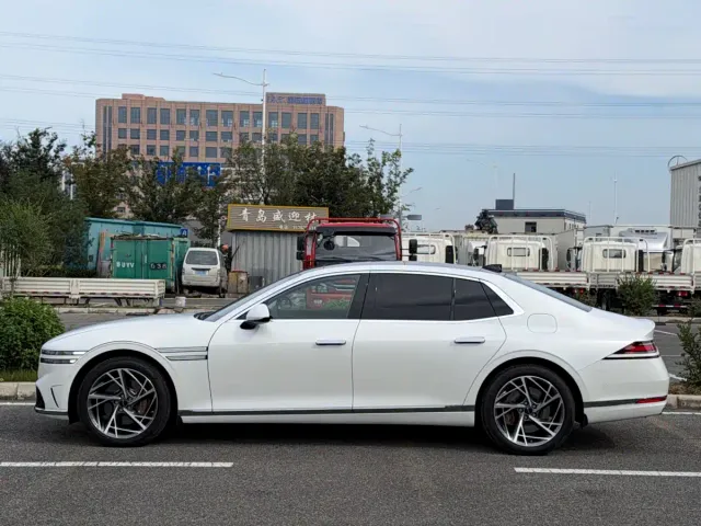 Genesis G90 — Фото автомобиля 5