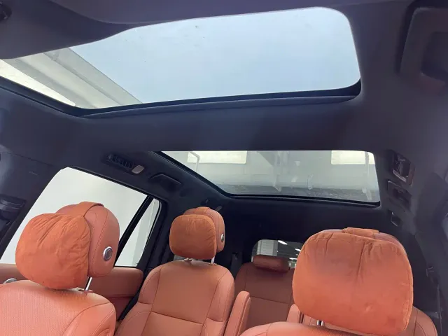 Li Auto L8 — Фото автомобиля 11