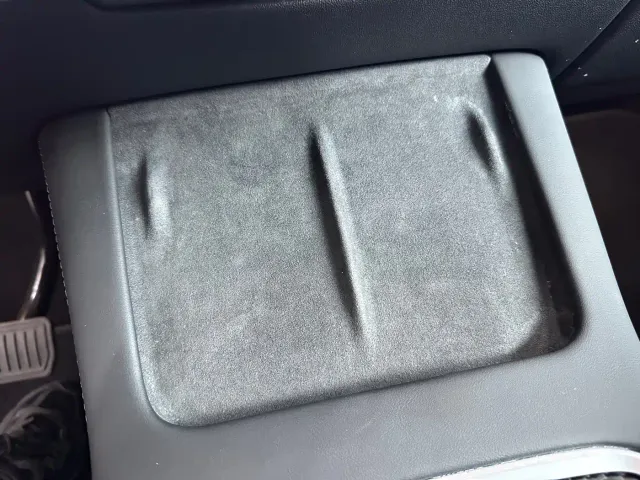 Tesla Model Y — Фото автомобиля 11