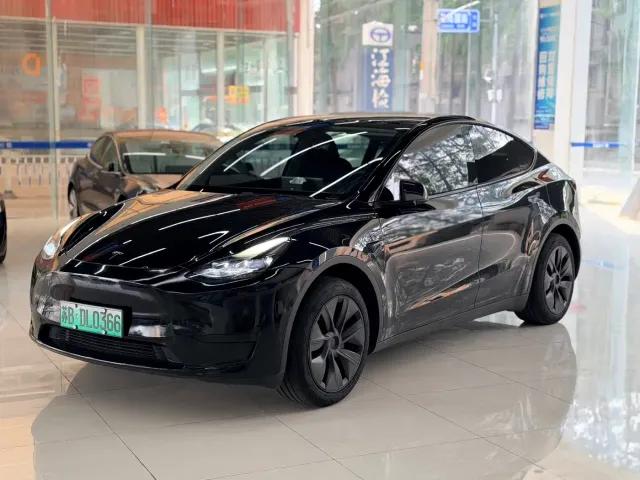 Фотография автомобиля — Tesla Model Y