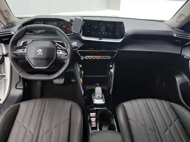 Peugeot 2008 — Фото автомобиля 12