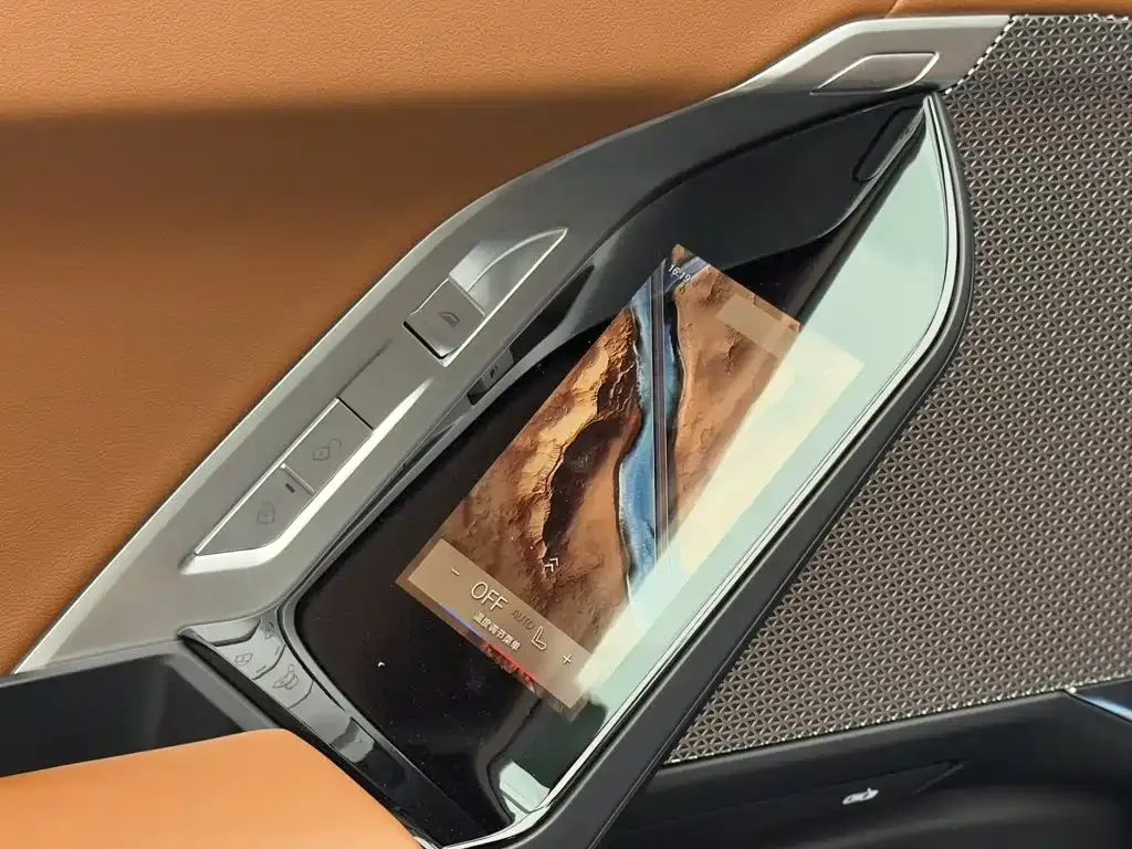 BMW BMW i7 2023 eDrive50L Premium M Sport Package — Фото автомобиля 11