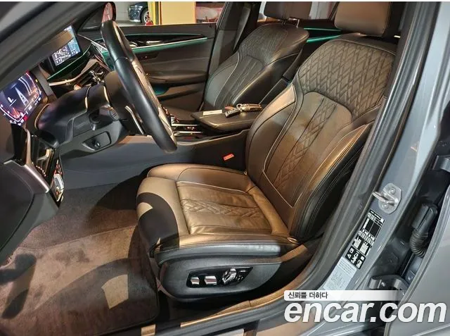 BMW 5-Series 5 серия (G30) 530i xDrive M Sport — Фото автомобиля 5