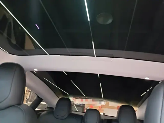 Tesla Model 3 — Фото автомобиля 17