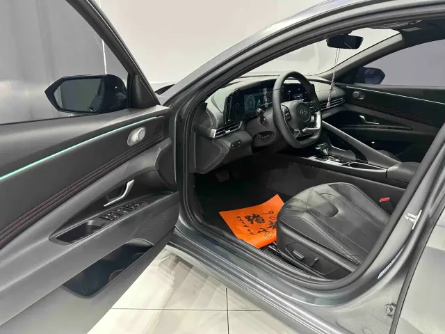 Hyundai Elantra — Фото автомобиля 7