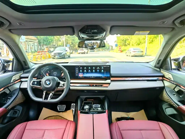 BMW 5 Series — Фото автомобиля 8