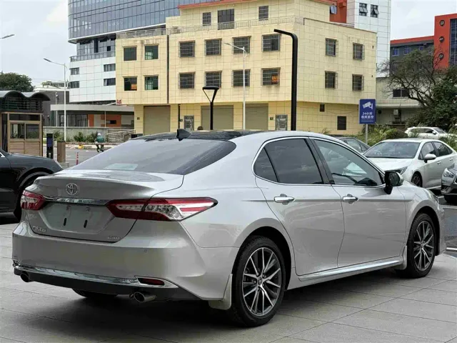 Toyota Camry — Фото автомобиля 6