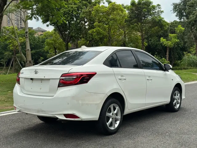 Toyota Vios — Фото автомобиля 7