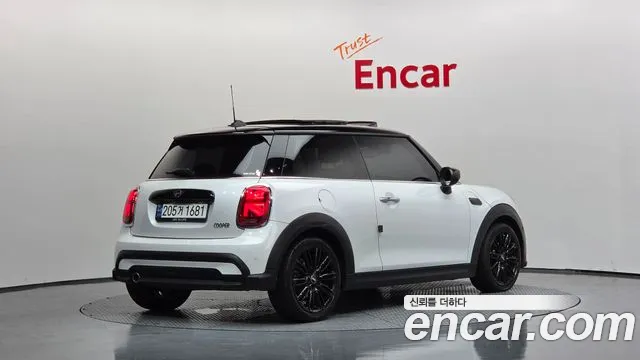 Mini Cooper Cooper Classic Plus — Фото автомобиля 2