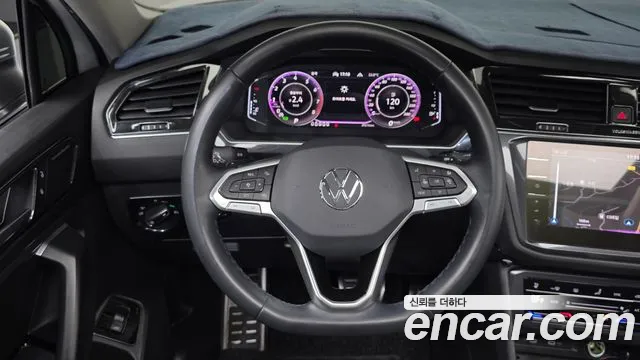 Volkswagen Tiguan — Фото автомобиля 12