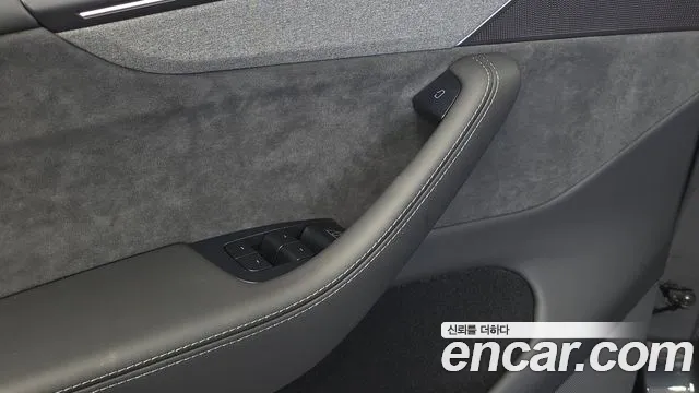 Tesla Model Y — Фото автомобиля 28