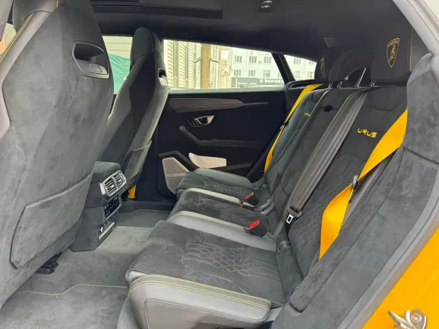 Lamborghini Urus — Фото автомобиля 11