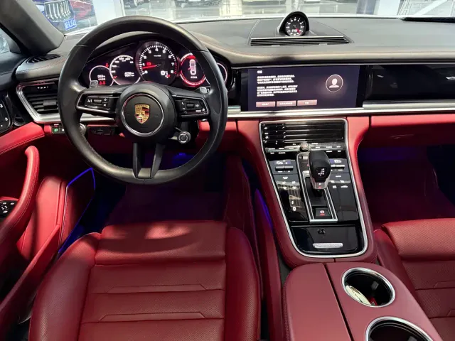 Porsche Panamera — Фото автомобиля 12