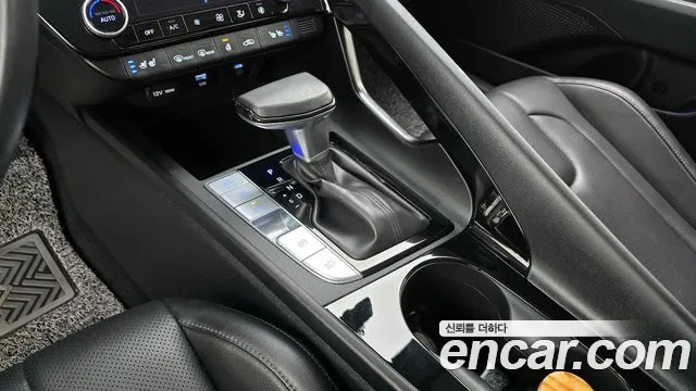Hyundai Avante CN7 — Фото автомобиля 9