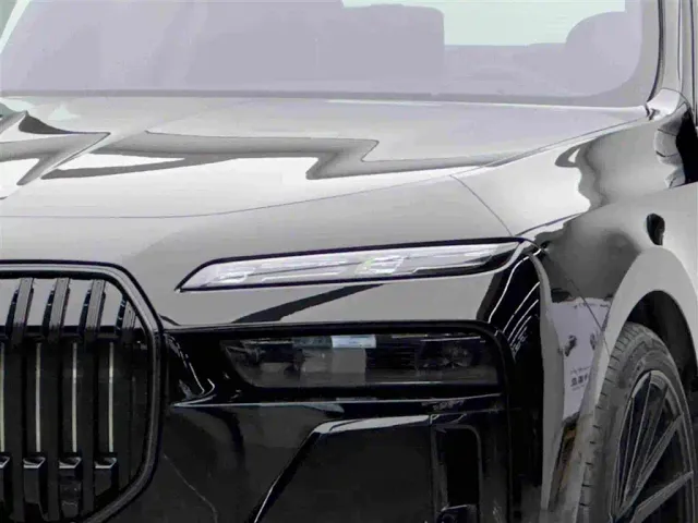 BMW i7 — Фото автомобиля 3