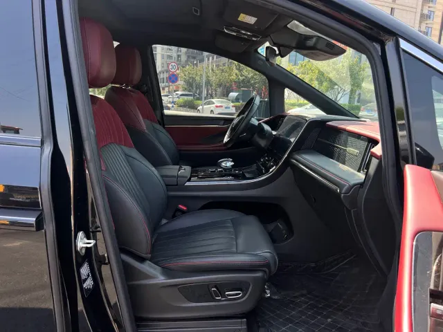 GAC Trumpchi E9 — Фото автомобиля 19