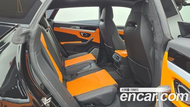 Lamborghini Urus — Фото автомобиля 25