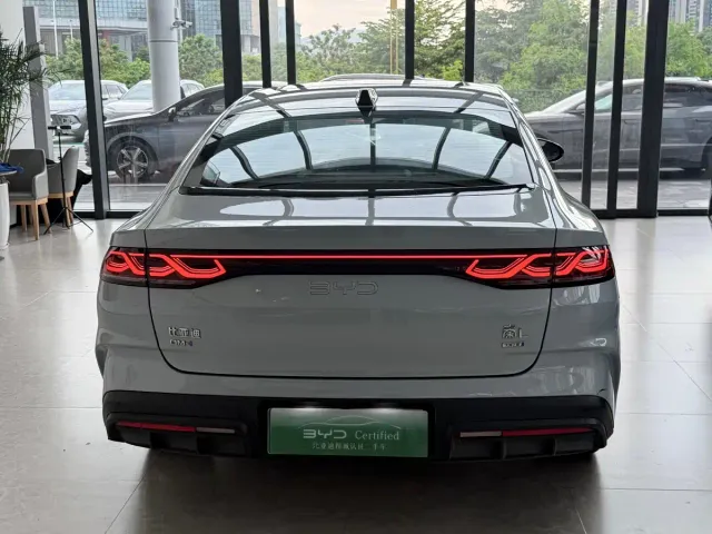 BYD Qin L — Фото автомобиля 6