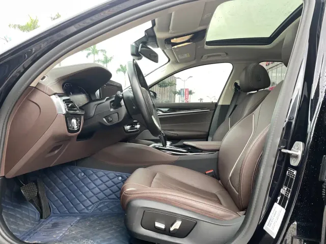 BMW 5 Series — Фото автомобиля 10