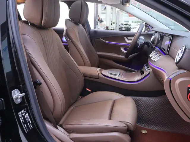 Mercedes-Benz E-Class — Фото автомобиля 21