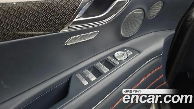 Genesis GV80 — Фото автомобиля 24