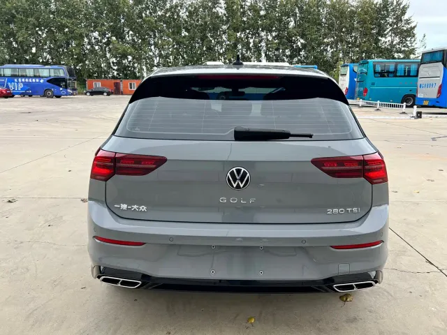 Volkswagen Golf — Фото автомобиля 15