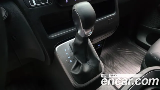 Hyundai Staria Staria Карго 5 мест — Фото автомобиля 9