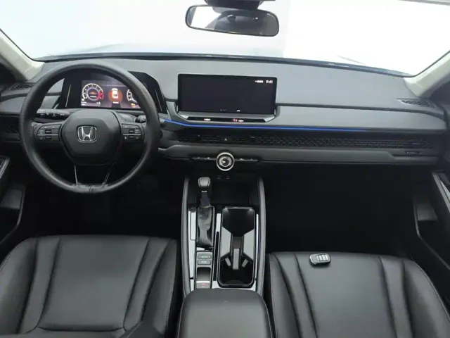 Honda Accord — Фото автомобиля 12