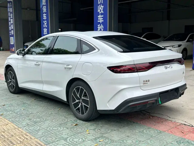 BYD Qin L — Фото автомобиля 9