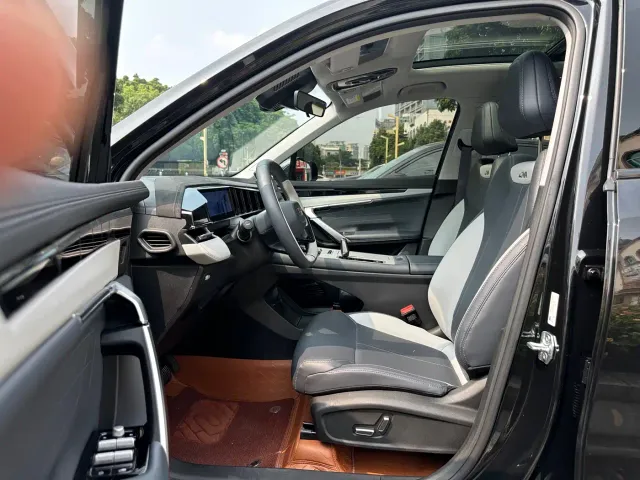 Geely Boyue L 2024 1.5TD DCT Premium Edition — Фото автомобиля 7