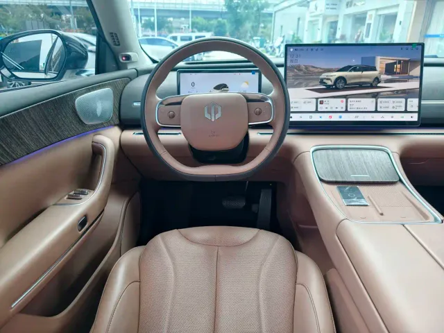 Leapmotor C11 — Фото автомобиля 14