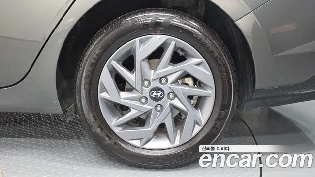 Hyundai Avante CN7 — Фото автомобиля 6