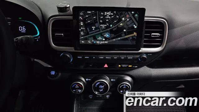 Hyundai Venue — Фото автомобиля 14