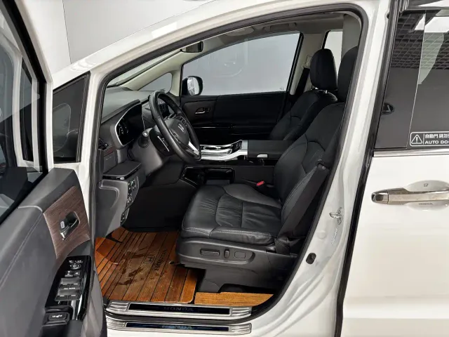 Honda Odyssey — Фото автомобиля 12