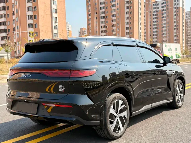 BYD Tang L — Фото автомобиля 8