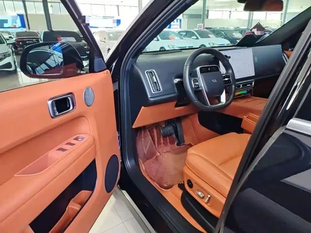 Li Auto L6 — Фото автомобиля 15