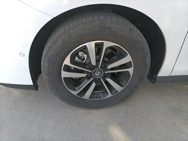 BYD Qin PLUS — Фото автомобиля 22