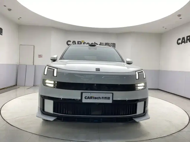 Lynk & Co 900 — Фото автомобиля 3