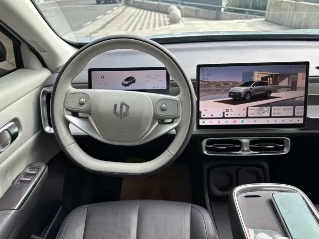 Leapmotor B10 — Фото автомобиля 9