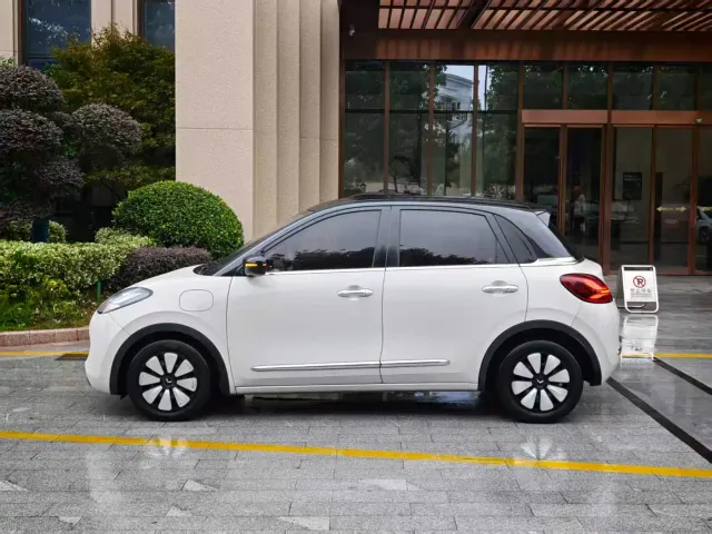 Wuling Bingo — Фото автомобиля 9