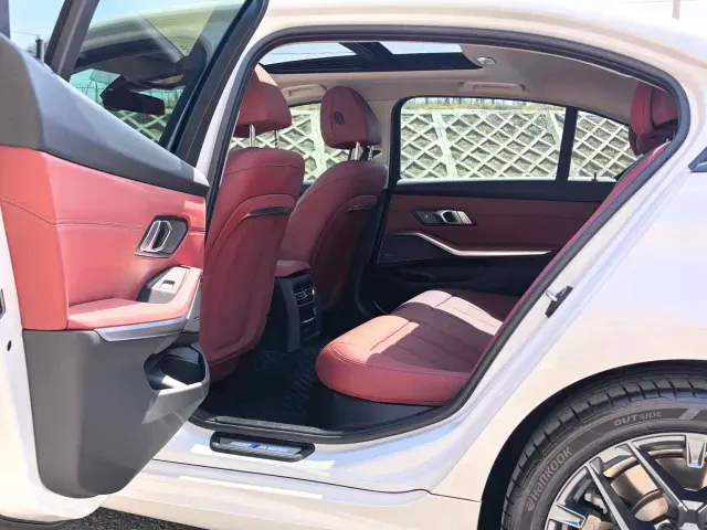 BMW 3 Series — Фото автомобиля 14