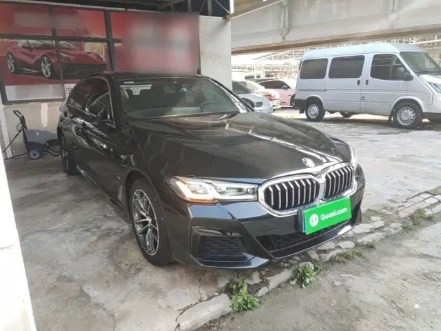 BMW 5 Series — Фото автомобиля 3