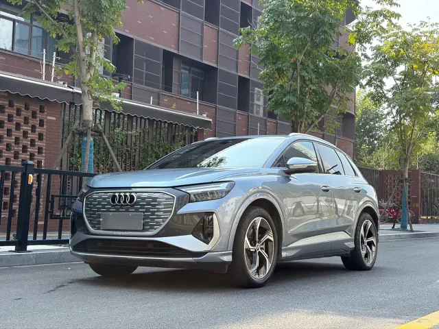 Фотография автомобиля — Audi Q4 e-tron